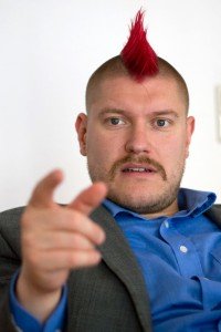 „Sascha Lobo“ von Matthias Bauer (flickr: Matthias Bauer ) - originally posted to Flickr as Sascha Lobo. Lizenziert unter CC BY-SA 2.0 über Wikimedia Commons.